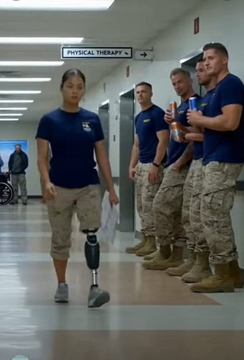 A 3-Star General Rolled Up His Pant Leg in Front of the Men Who Mocked Her