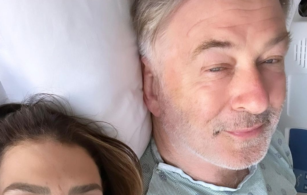 Alec Baldwin Shares Post-Surgery Update: How He’s Doing After Hip Replacement
