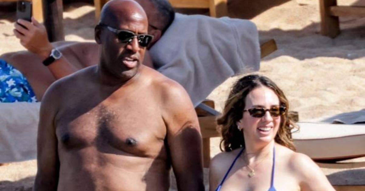 Famous Couple Enjoys a Relaxing Beach Day!: Can You Recognize Them?